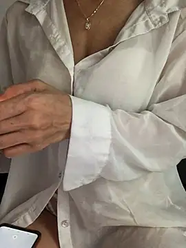 Kylie beem online show from 06/10/26, 07:53