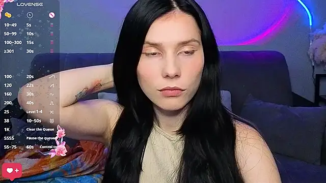 Mell Hyees online show from 12/04/25, 06:18