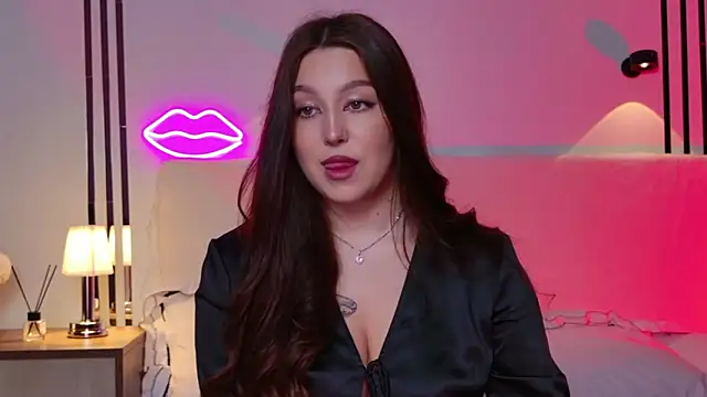  Tessa May  online show from 11/21/25, 12:31