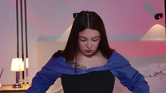  Tessa May  online show from 12/01/25, 12:22