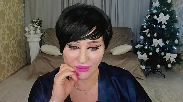 KiraTempt online show from 12/18/25, 11:47