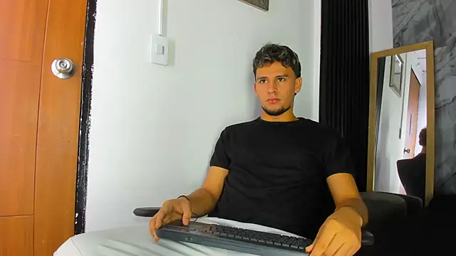 Alan-Smith1 online show from 12/04/25, 09:03