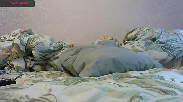 Very-sweet online show from 11/06/25, 05:50