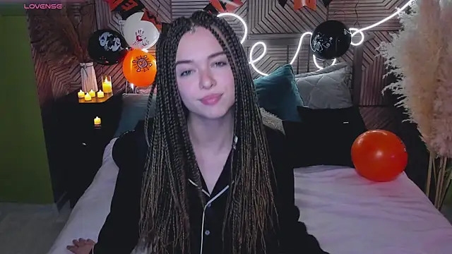 Snapshot of _HypeQueen_ chatting on 10/19/25, 09:39 HypeQueen online show from 10/19/25, 09:39