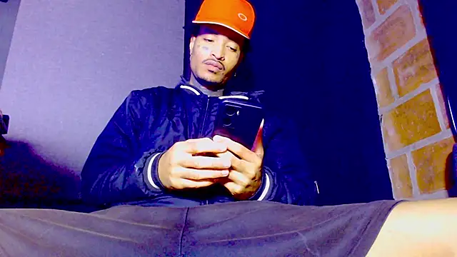 Snapshot of Anaconda_larga chatting on 02/15/26, 02:49 Anaconda larga online show from 02/15/26, 02:49