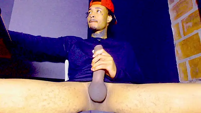 Snapshot of Anaconda_larga chatting on 02/12/26, 01:33 Anaconda larga online show from 02/12/26, 01:33