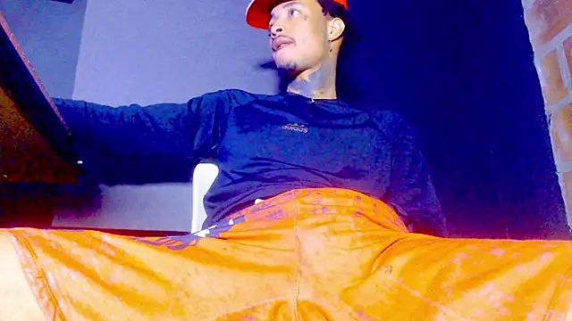 Snapshot of Anaconda_larga chatting on 02/21/26, 02:41 Anaconda larga online show from 02/21/26, 02:41