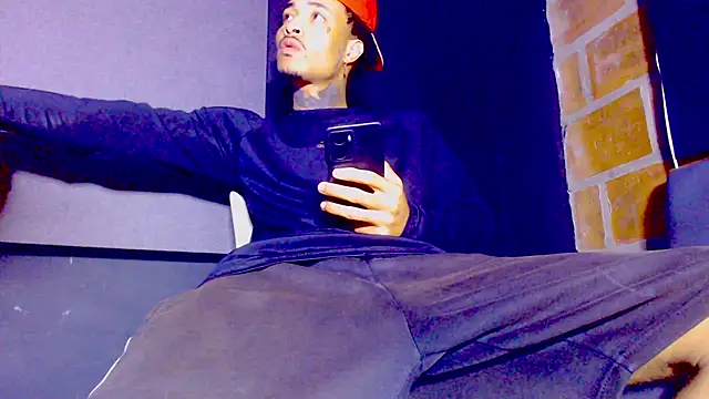 Snapshot of Anaconda_larga chatting on 02/16/26, 02:37 Anaconda larga online show from 02/16/26, 02:37