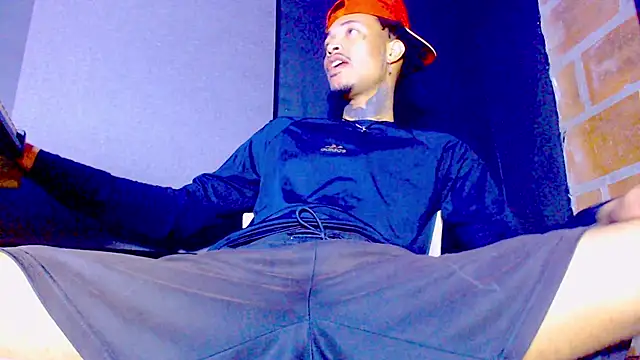 Snapshot of Anaconda_larga chatting on 02/14/26, 01:55 Anaconda larga online show from 02/14/26, 01:55