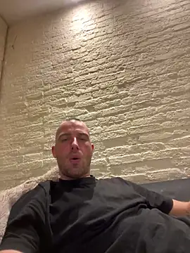 Rotteei1 online show from 11/30/25, 07:47