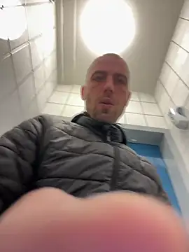 Rotteei1 online show from 10/29/25, 09:30