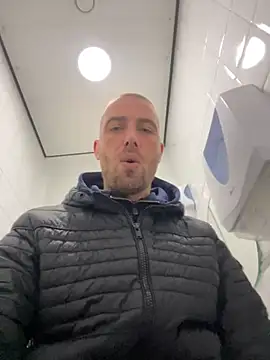 Rotteei1 online show from 12/04/25, 09:19