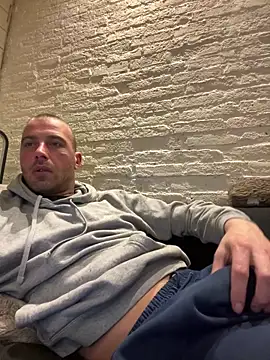 Rotteei1 online show from 03/11/26, 10:04