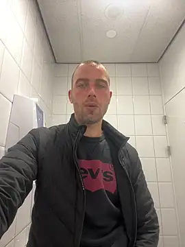 Rotteei1 online show from 04/17/26, 01:36