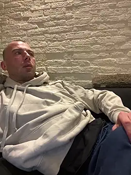 Rotteei1 online show from 03/10/26, 08:29