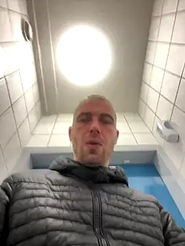 Rotteei1 online show from 12/15/25, 08:53