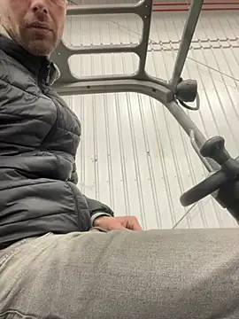 Rotteei1 online show from 10/24/25, 07:40