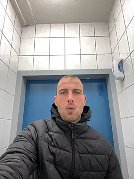 Rotteei1 online show from 11/28/25, 02:17