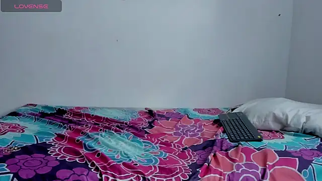 Nikki  uwu online show from 11/13/25, 08:02