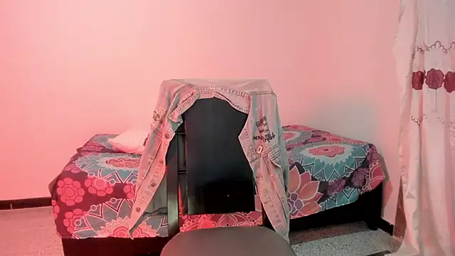 Nikki  uwu online show from 04/05/26, 07:42