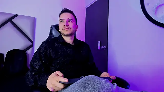 mike 257 online show from 10/28/25, 11:42