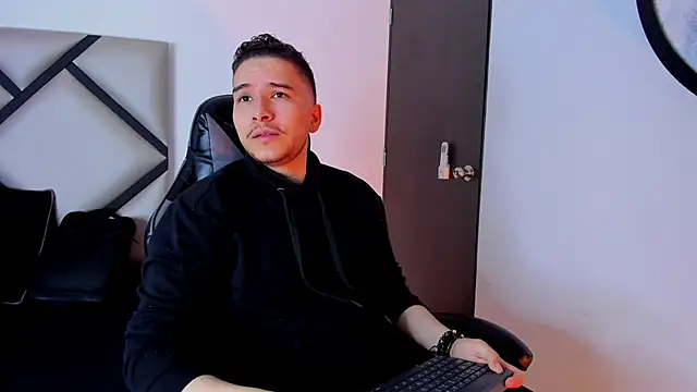 mike 257 online show from 10/25/25, 12:04