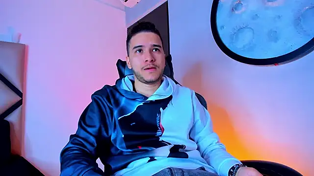 mike 257 online show from 11/22/25, 12:15