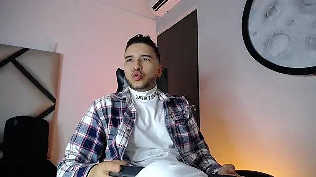 mike 257 online show from 12/04/25, 11:42