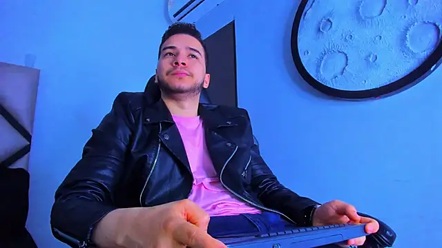 mike 257 online show from 01/08/26, 12:00