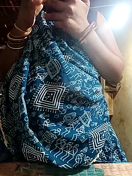 Hot cauple indian online show from 02/18/26, 09:50