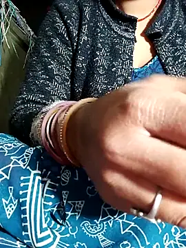 Hot cauple indian online show from 02/21/26, 01:29