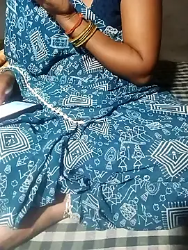 Hot cauple indian online show from 04/24/26, 07:21