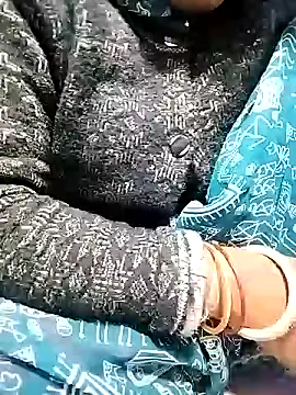 Hot cauple indian online show from 02/12/26, 05:13