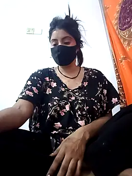 Snapshot of Hot_Angle chatting on 05/07/26, 11:19 Hot Angle online show from 05/07/26, 11:19