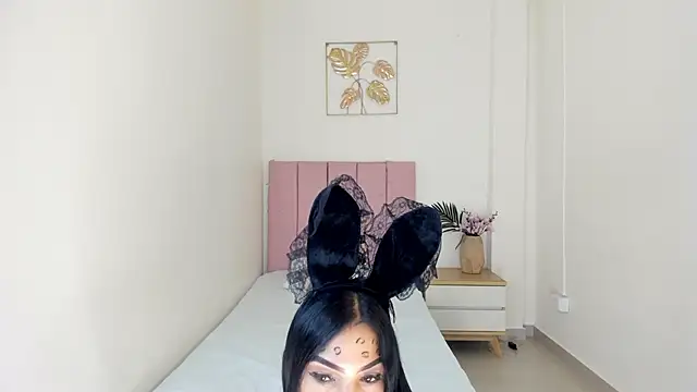 ZAYDA KAJER online show from 10/31/25, 08:49