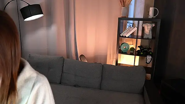 SerenelLee online show from 10/21/25, 06:46