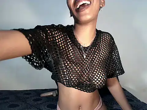 MinnieBee101 online show from 11/29/25, 12:27