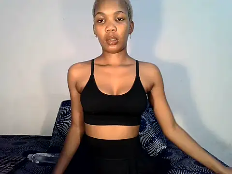 MinnieBee101 online show from 10/31/25, 09:54