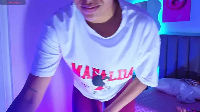 Aria Russo online show from 04/08/26, 02:29