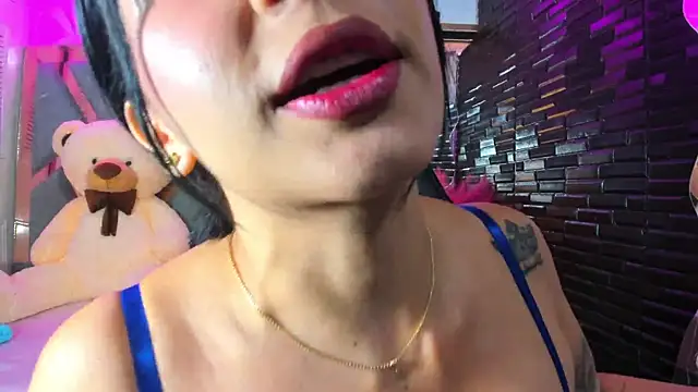 Snapshot of Scarlet_Reyes chatting on 06/26/26, 01:17 Scarlet Reyes online show from 06/26/26, 01:17