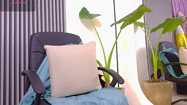 SelenaAbatti  online show from 10/25/25, 05:50