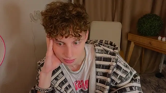 crisp1n online show from 02/08/26, 01:14