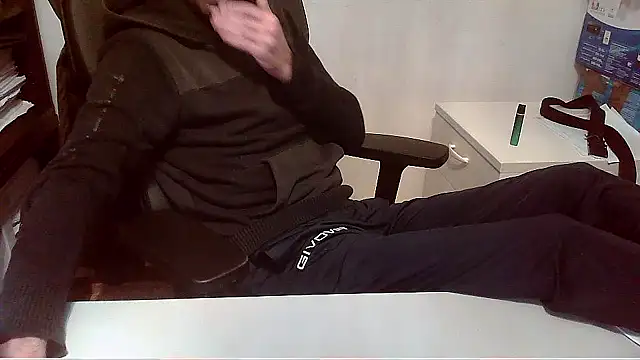 topg84 online show from 11/18/25, 05:38