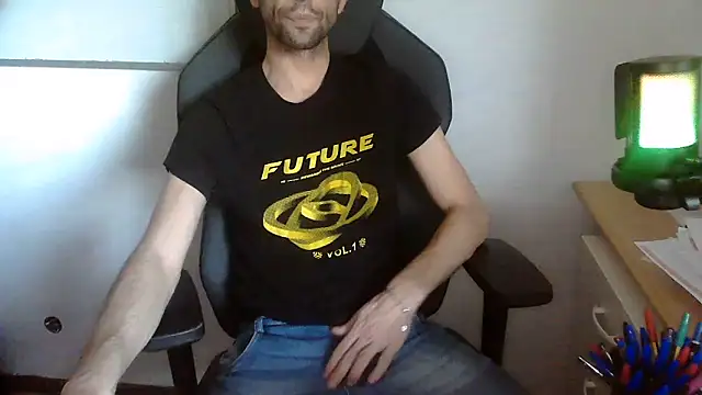 Snapshot of topg84 chatting on 05/25/26, 04:38 topg84 online show from 05/25/26, 04:38