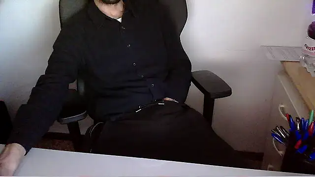 Snapshot of topg84 chatting on 05/19/26, 05:20 topg84 online show from 05/19/26, 05:20