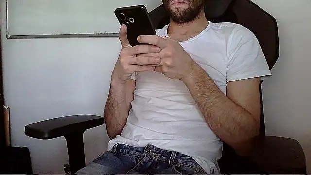 Snapshot of topg84 chatting on 06/04/26, 03:49 topg84 online show from 06/04/26, 03:49
