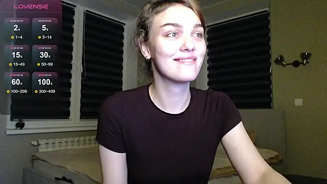 EmiliaRhodes online show from 10/19/25, 10:45