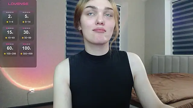 EmiliaRhodes online show from 12/04/25, 08:52