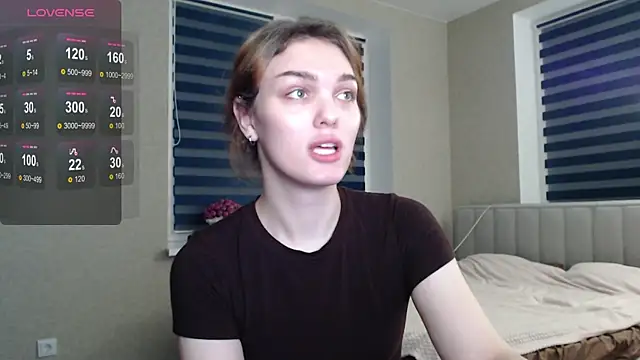 EmiliaRhodes online show from 10/25/25, 08:53