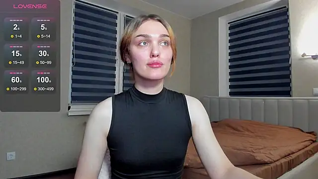 EmiliaRhodes online show from 12/14/25, 05:51